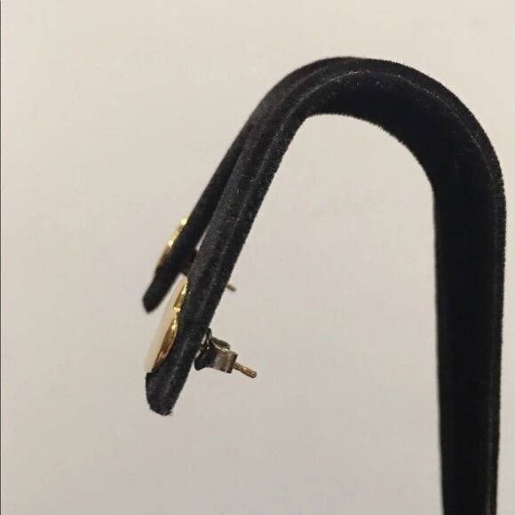 Pre❤️ Heart stud  - Picture 2 of 2